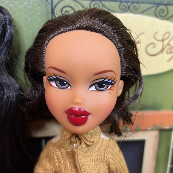 2 Bratz Dolls Yasmin 2001 & Jade 2015 MGA - Picture 4 of 9